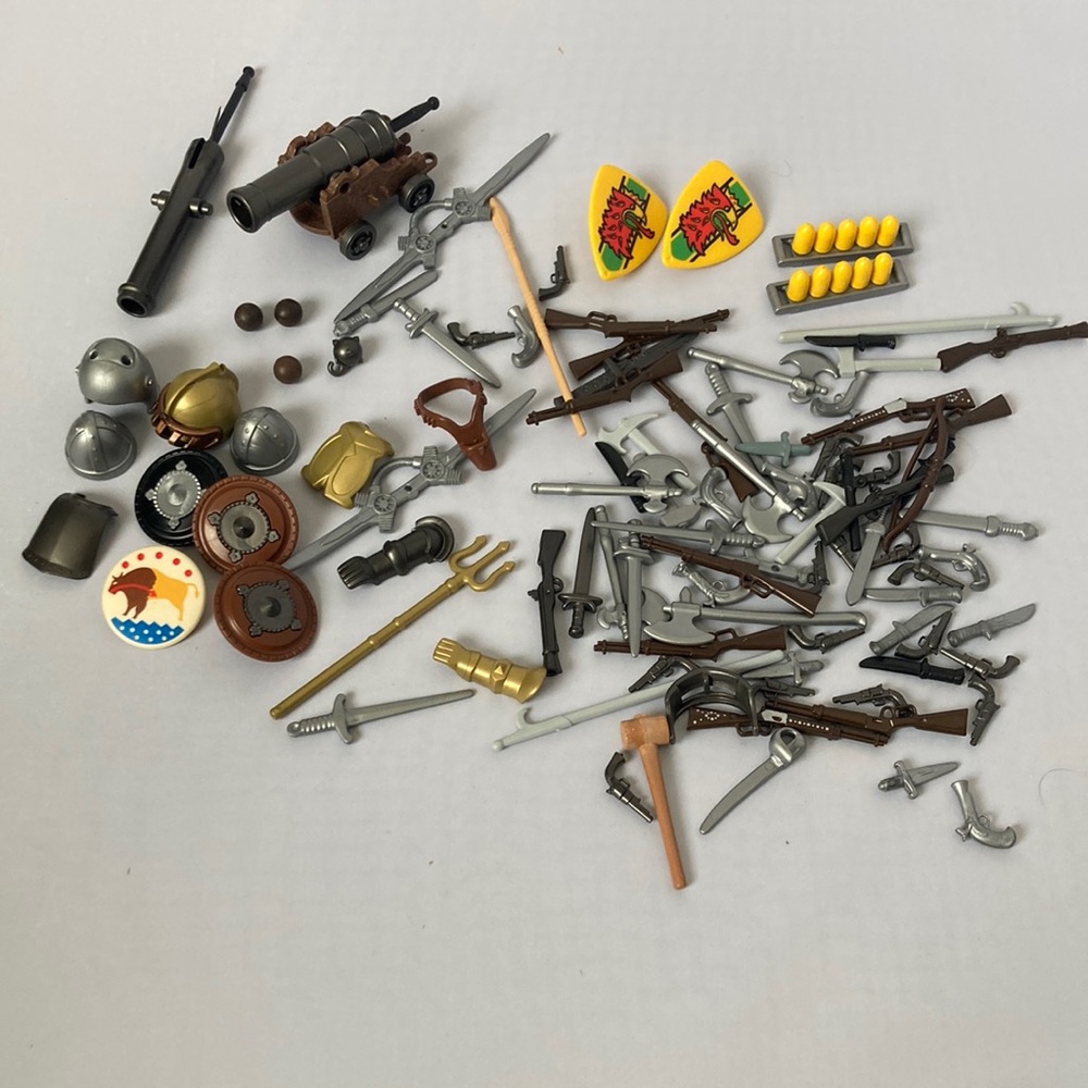 Playmobil mixed set weaponry cannon, cannonballs, shields, armor